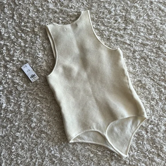 Abercrombie Sweater Cutout Bodysuit - Picture 3 of 3